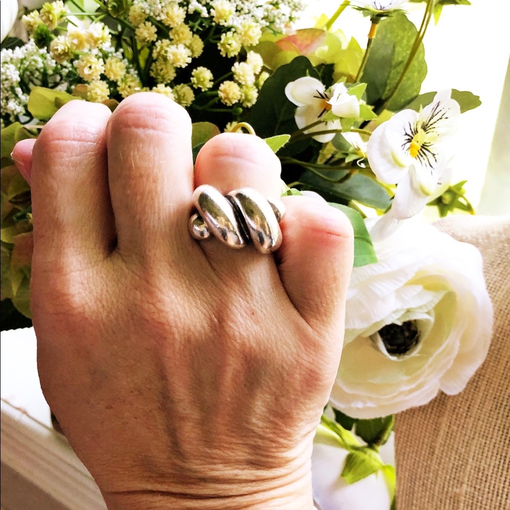 James Avery Sisterhood Ring sz 6